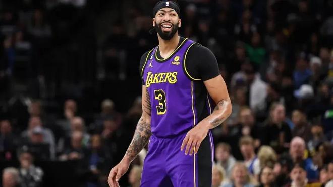 更衣室的对 更衣室的对