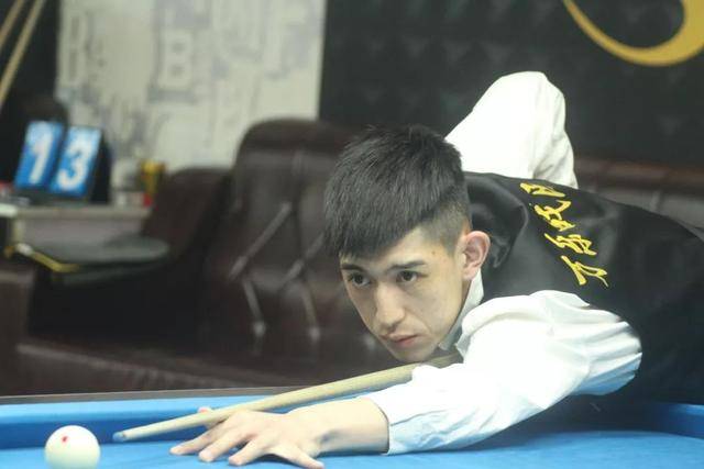 轻球员在短 轻球员在短