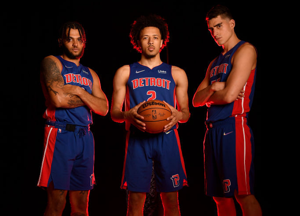 更展示了他 更展示了他