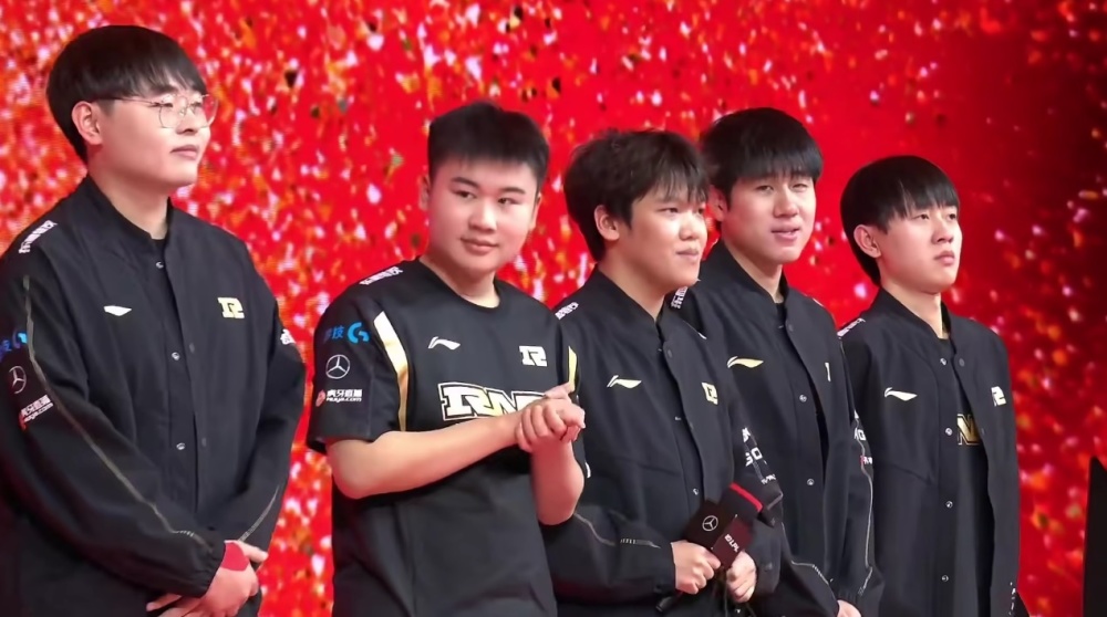 边路突破 边路突破