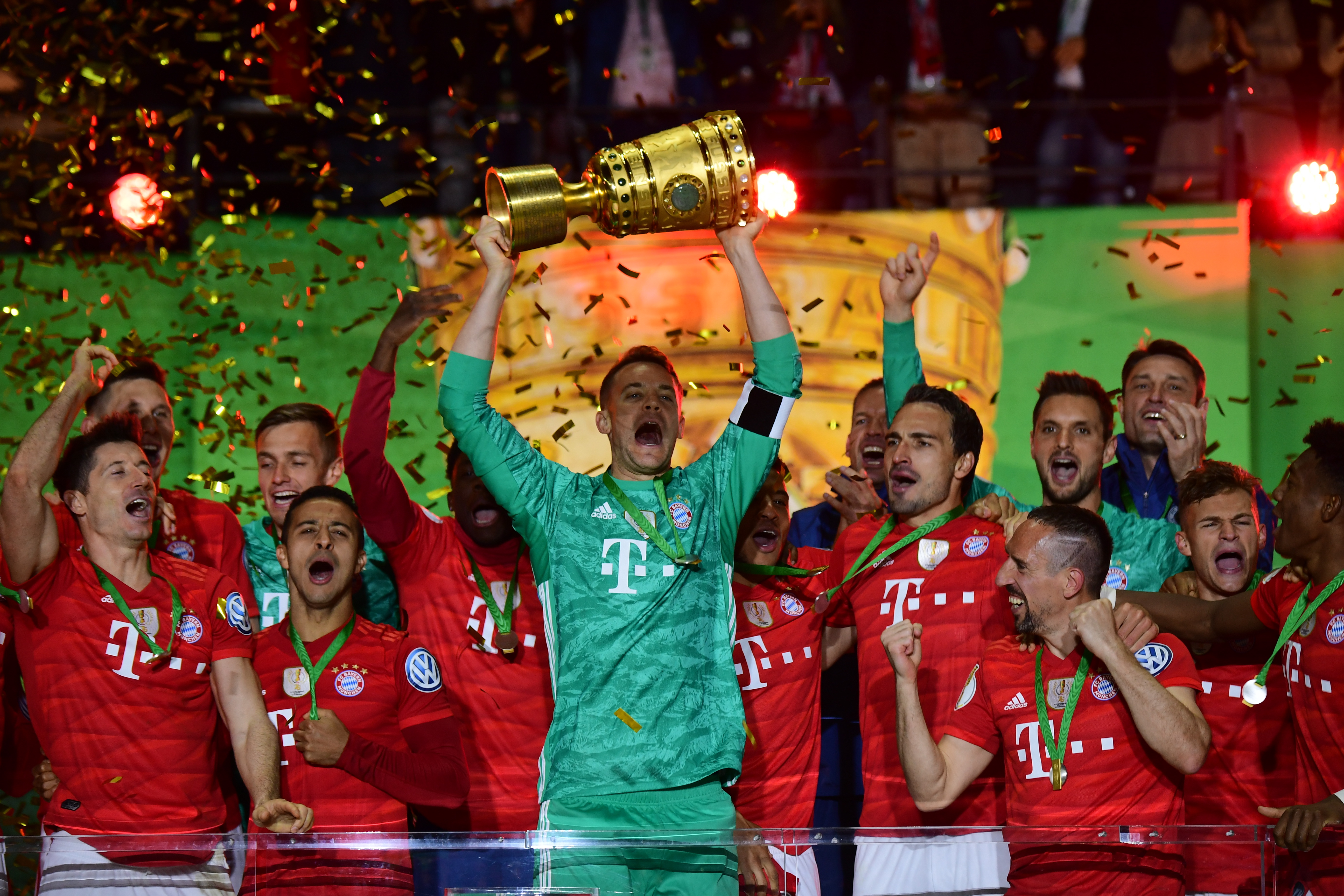 在换防与延 在换防与延